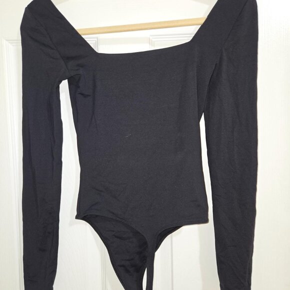 Aritzia Babaton black bodysuit longsleeved contour size xs - Picture 1 of 4